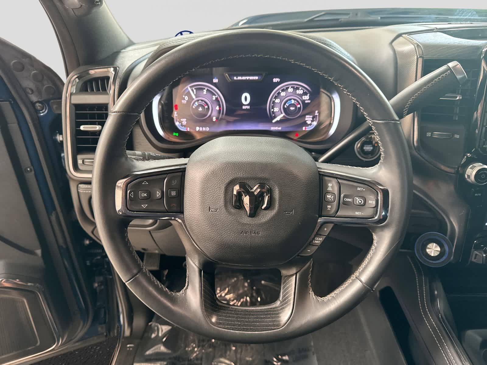 Used 2024 RAM 2500 Limited AWD/4WD image 28