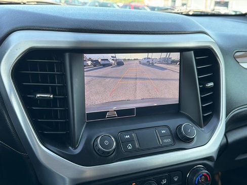 Used 2022 GMC Acadia SLE FWD image 25