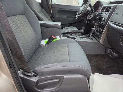 Used 2011 Jeep Liberty Sport AWD/4WD image 33