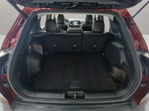 Used 2019 Jeep Cherokee Limited image 25