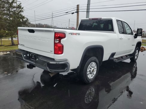 Used 2022 Chevrolet Silverado 2500 LT w/ Convenience Package image 3