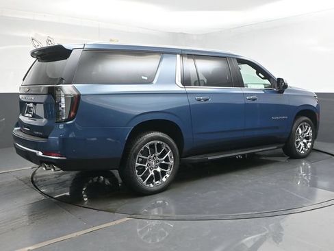 New 2026 Chevrolet Suburban Premier w/ Sun And Tow Package AWD/4WD image 29