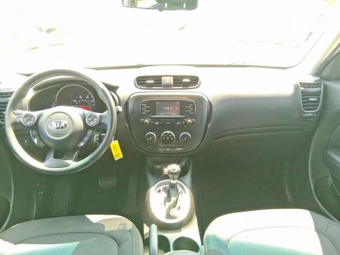 Used 2016 Kia Soul + FWD image 12
