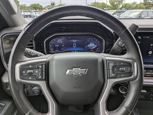 Used 2025 Chevrolet Silverado 2500 LTZ w/ LTZ Plus Package image 18