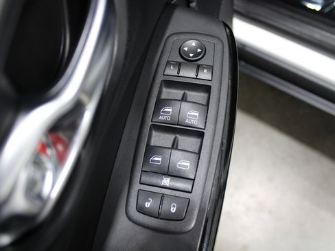 Used 2023 Jeep Cherokee Altitude Lux AWD/4WD image 43