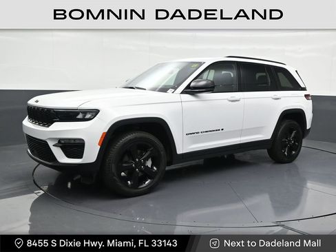 Used 2025 Jeep Grand Cherokee Limited w/ Black Appearance Package image 1