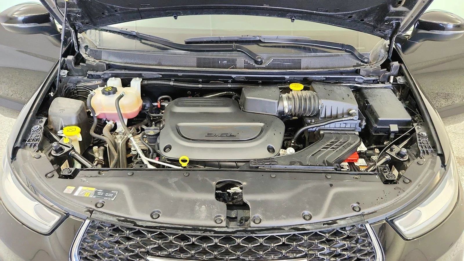 Used 2023 Chrysler Pacifica Touring-L FWD image 39
