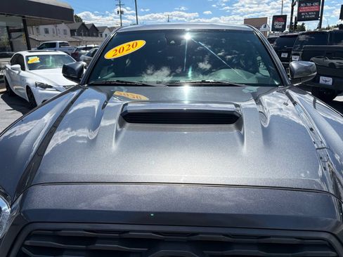 Used 2020 Toyota Tacoma TRD Sport AWD/4WD image 25