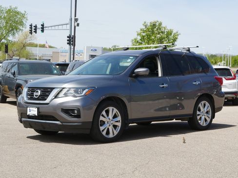 Used 2018 Nissan Pathfinder SL w/ SL Premium Package AWD/4WD image 2