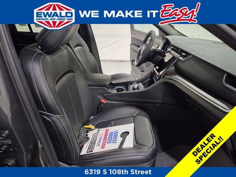 New 2025 Jeep Grand Cherokee Limited w/ Luxury Tech Group II AWD/4WD image 9