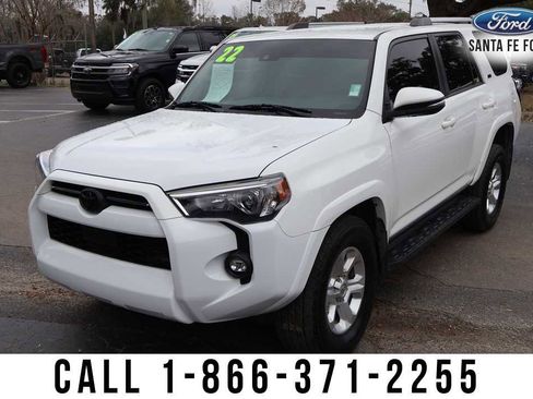 Used 2022 Toyota 4Runner SR5 Premium image 2