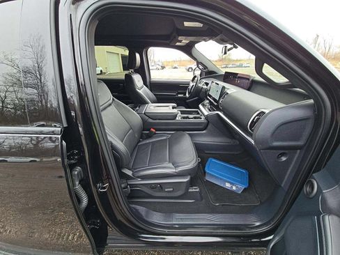 Used 2025 Ford Expedition Max Platinum w/ Stealth Appearance Package AWD/4WD image 18