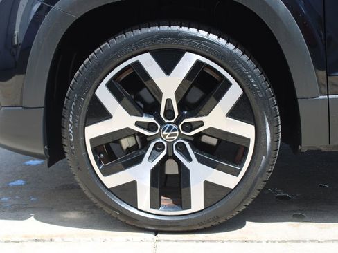 Certified 2022 Volkswagen Taos SEL AWD/4WD image 30