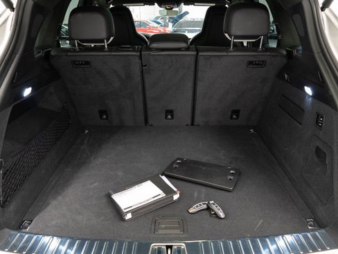 Used 2025 Porsche Cayenne GTS AWD/4WD image 30