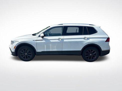 Certified 2024 Volkswagen Tiguan SE AWD/4WD image 2