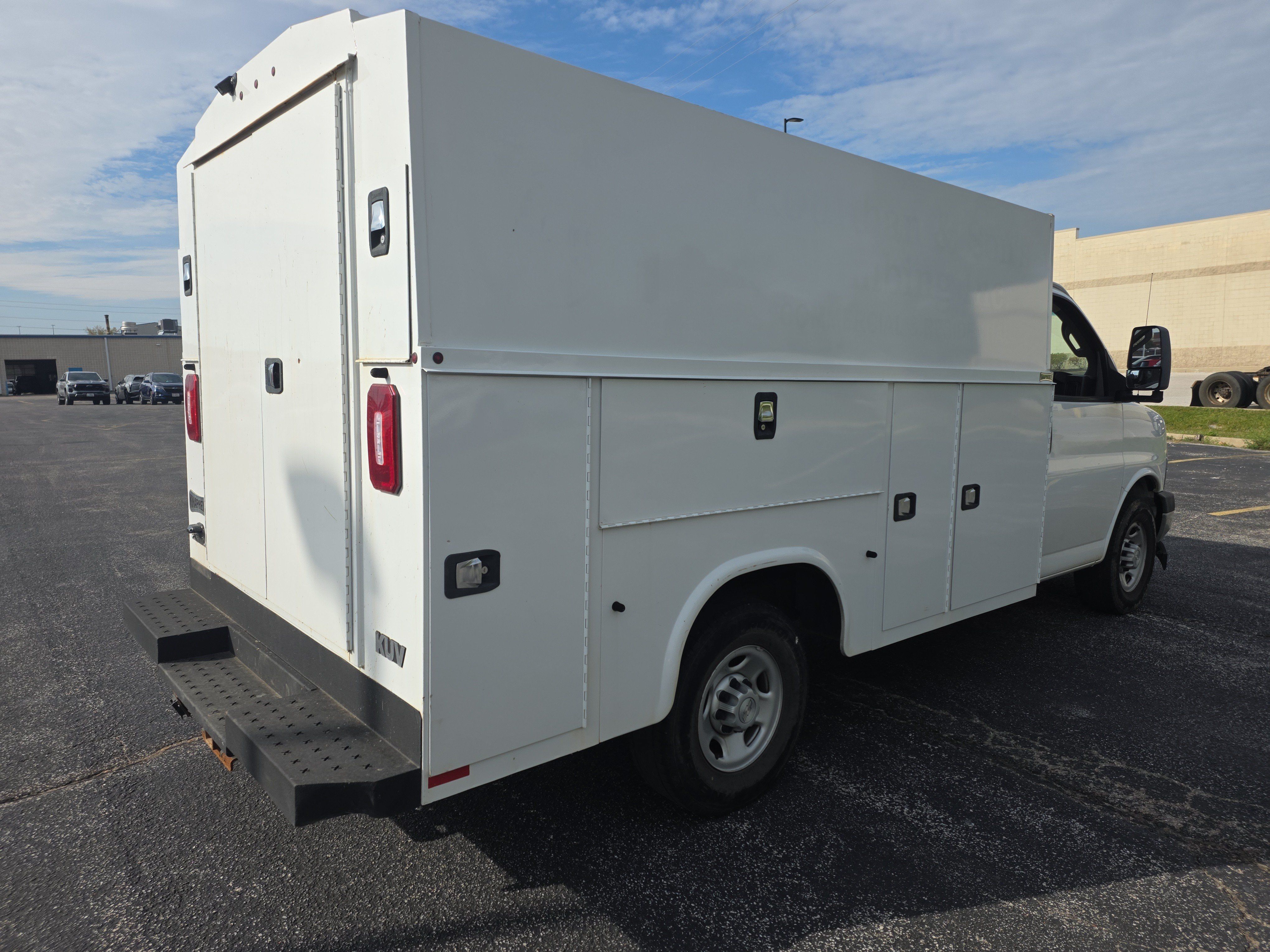 Used 2019 Chevrolet Express 3500 w/ Power Convenience Package RWD image 4