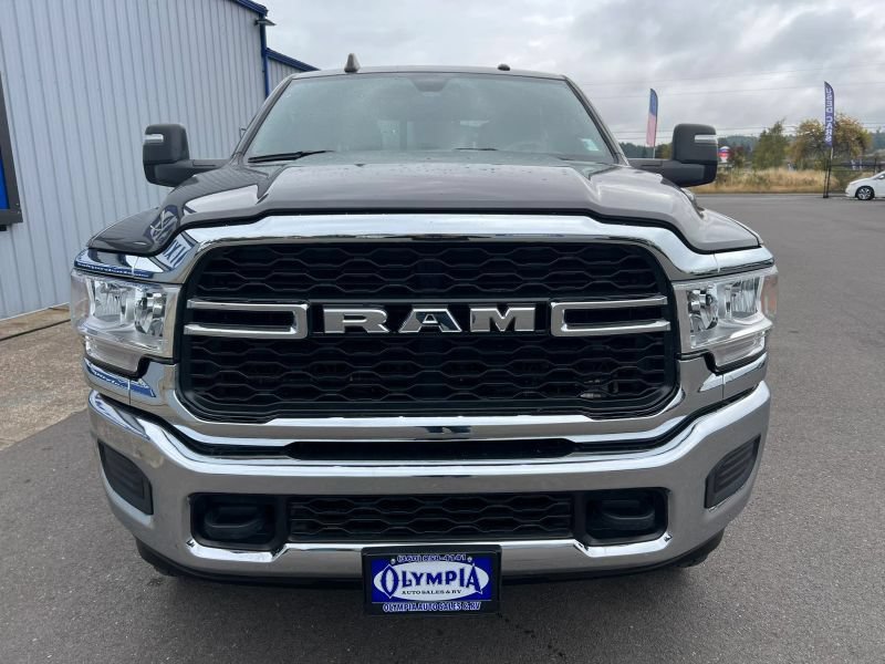 Used 2024 RAM 2500 Tradesman w/ Chrome Appearance Group AWD/4WD image 3