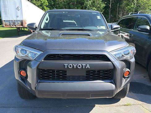 Used 2023 Toyota 4Runner TRD Off-Road Premium w/ Moonroof Package AWD/4WD image 2