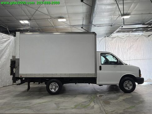 Used 2016 Chevrolet Express 3500 RWD image 14