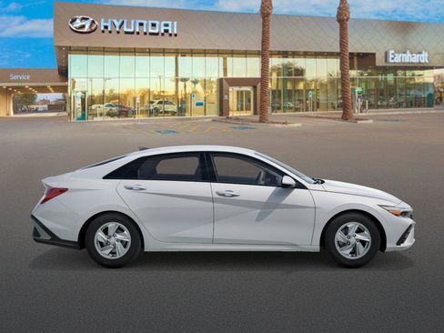 Certified 2026 Hyundai Elantra SE FWD image 7