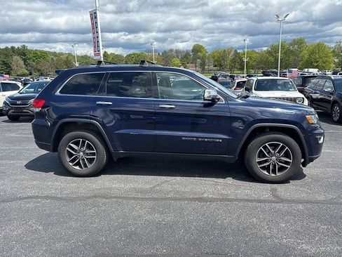 Used 2018 Jeep Grand Cherokee Limited AWD/4WD image 9