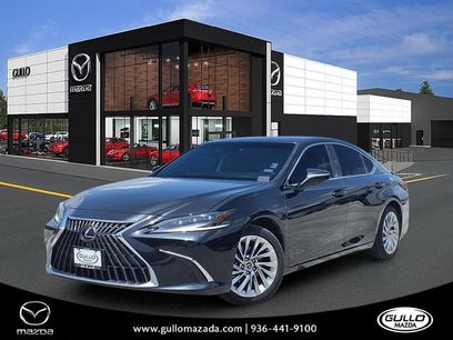Used 2022 Lexus ES 350 Ultra Luxury w/ Accessory Package 2