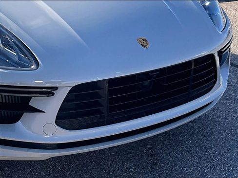 Used 2021 Porsche Macan Turbo image 31