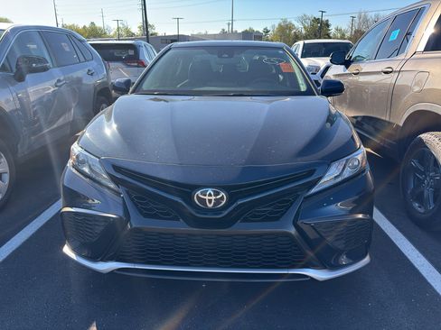 Used 2021 Toyota Camry XSE image 6