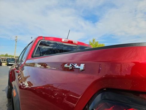 New 2026 GMC Canyon Elevation w/ Convenience Package image 4