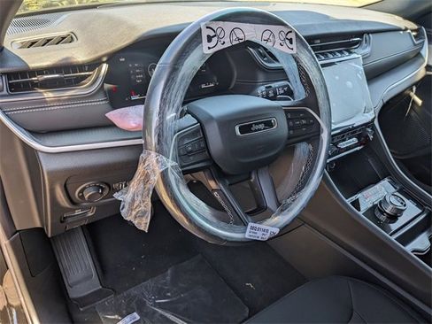 New 2025 Jeep Grand Cherokee L Laredo w/ Luxury Tech Group I image 8