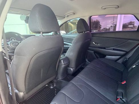 Used 2023 Hyundai Elantra SEL w/ Convenience Package FWD image 18
