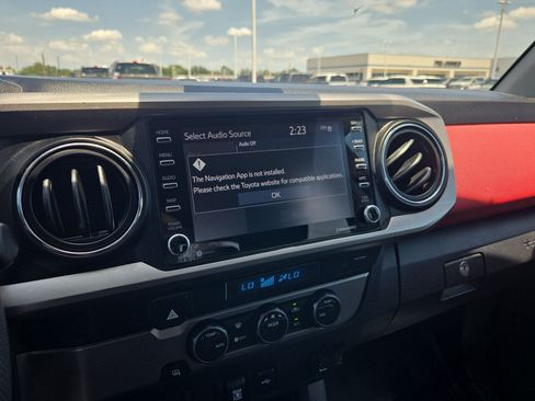Used 2021 Toyota Tacoma SR5 RWD image 23