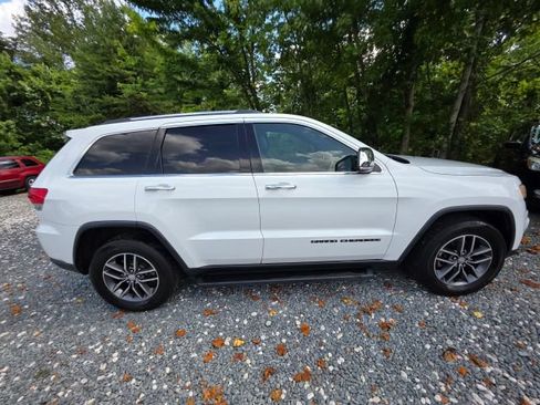Used 2017 Jeep Grand Cherokee Limited RWD image 4