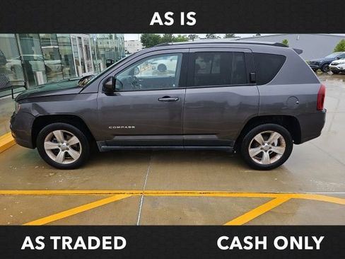 Used 2016 Jeep Compass Latitude FWD image 5