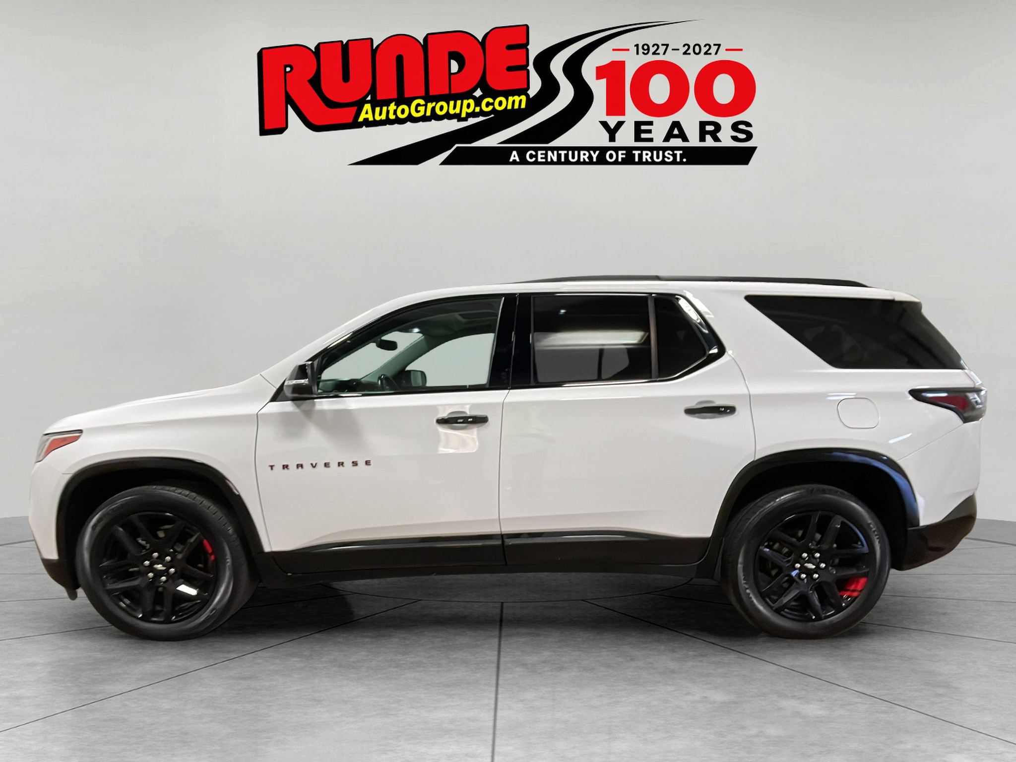 Used 2021 Chevrolet Traverse Premier w/ Redline Edition AWD/4WD image 2