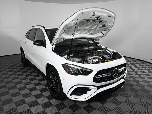 Certified 2025 Mercedes-Benz GLA 250 image 33