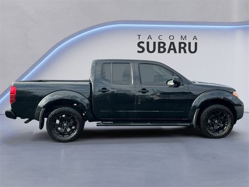 Used 2021 Nissan Frontier SV image 6