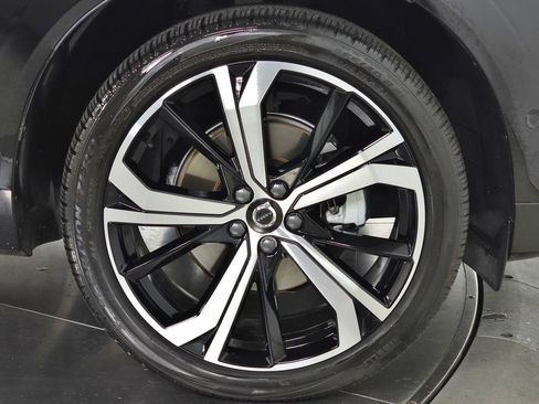 Used 2025 Volvo XC60 B5 Ultra w/ Protection Package Premier AWD/4WD image 11