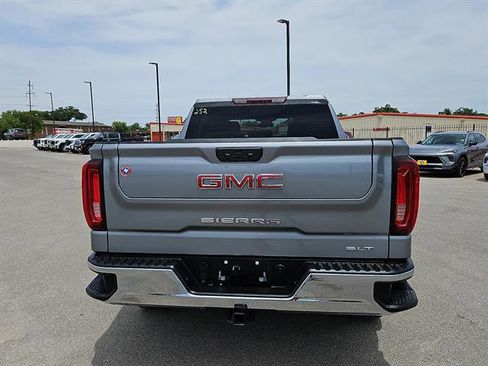 Certified 2023 GMC Sierra 1500 SLT RWD image 4