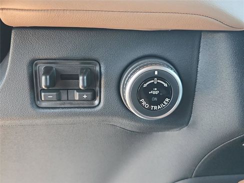 New 2026 Lincoln Navigator L Black Label AWD/4WD image 21