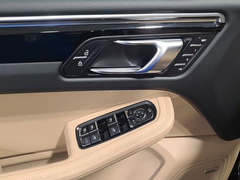 New 2026 Porsche Macan image 14