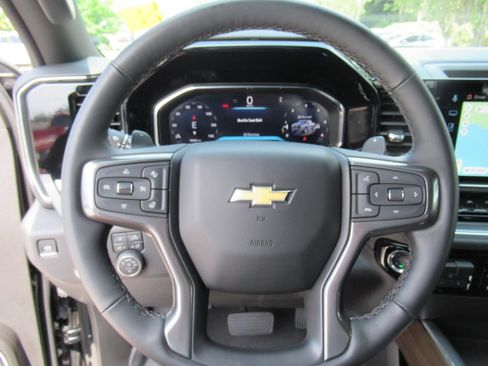 Used 2026 Chevrolet Silverado 1500 High Country w/ High Country Premium Package AWD/4WD image 25