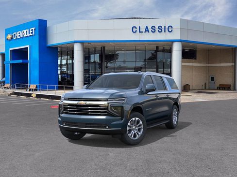 New 2026 Chevrolet Suburban LT image 8