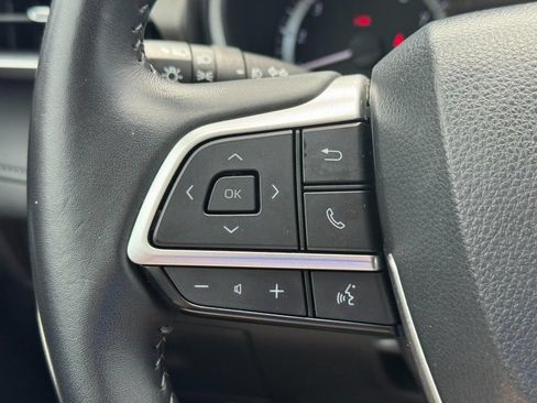 Used 2025 Toyota Highlander XLE AWD/4WD image 27