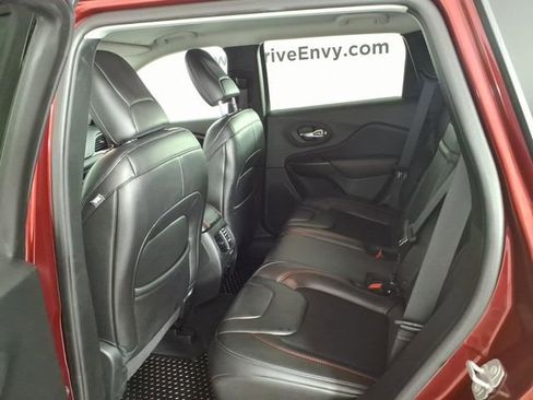 Used 2019 Jeep Cherokee Trailhawk w/ Cold Weather Group image 9