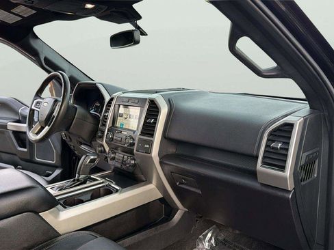 Used 2019 Ford F150 Lariat image 14