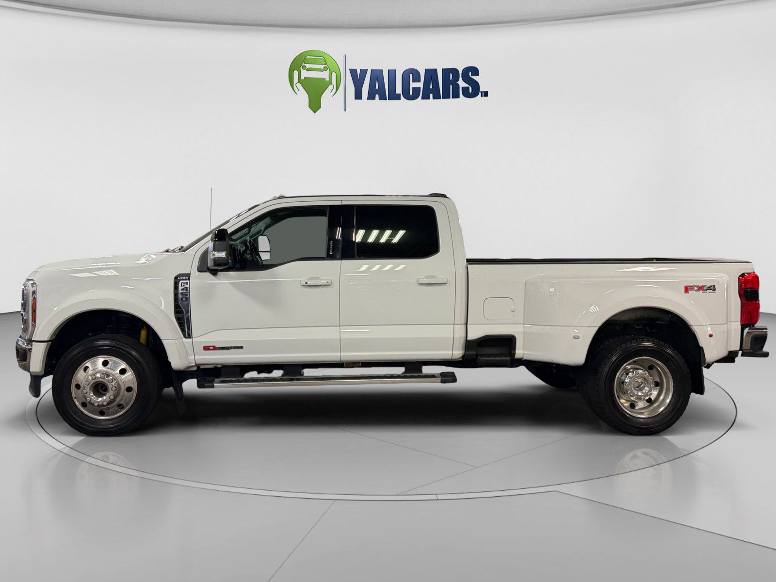 Used 2024 Ford F450 Lariat AWD/4WD image 2