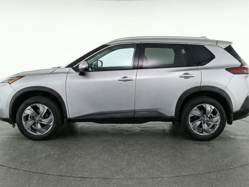 Used 2025 Nissan Rogue SV image 5