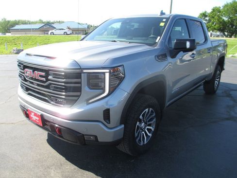Used 2023 GMC Sierra 1500 AT4 w/ Technology Package AWD/4WD image 13