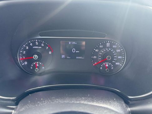 Used 2020 Kia Soul LX FWD image 15